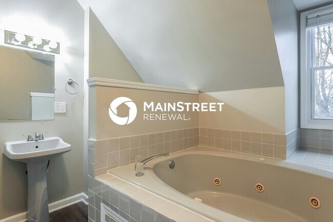 Building Photo - 5 Bedroom Pet-Friendly Home in Wake Forest...