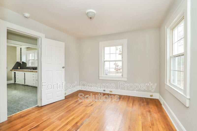 Building Photo - 1252 Brookwood Dr