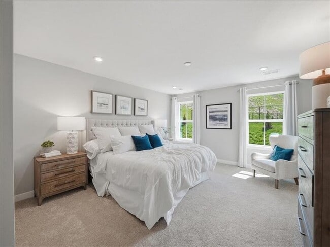 Building Photo - 201 Yellowwood Ct