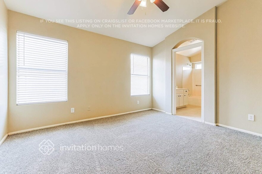 Building Photo - 11442 E Pronghorn Ave