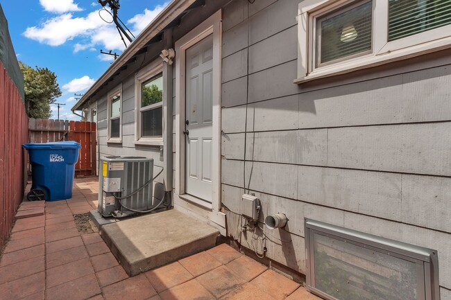 Building Photo - 420 Bonito Ave