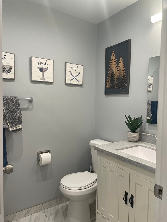 Building Photo - 1455 Shermer Rd