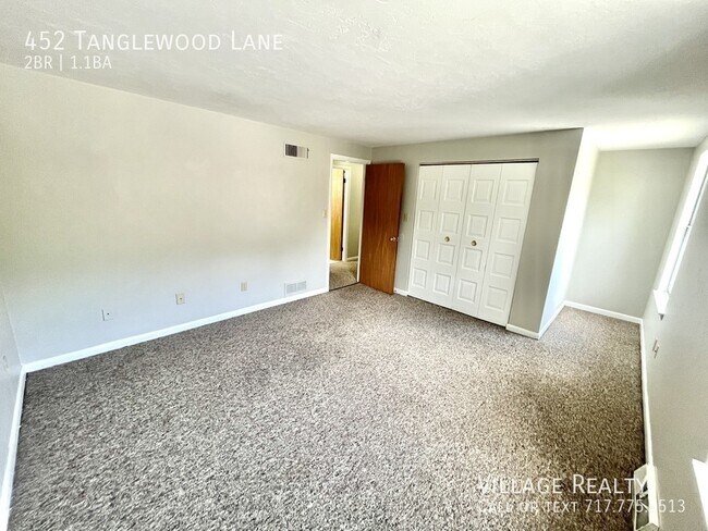 Building Photo - 452 Tanglewood Ln