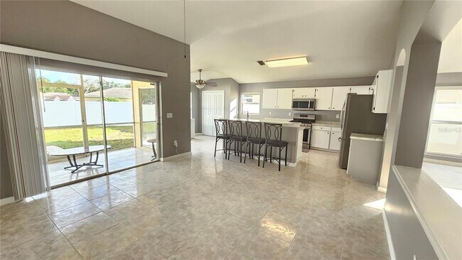 Building Photo - 1610 Bondurant Way