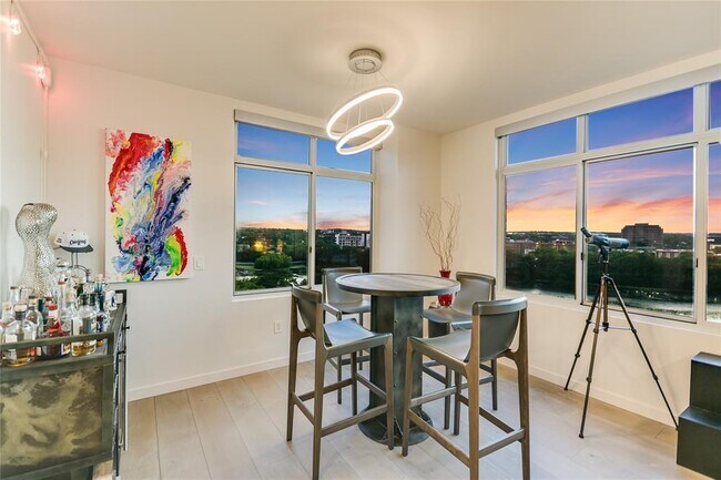 Building Photo - 54 Rainey St