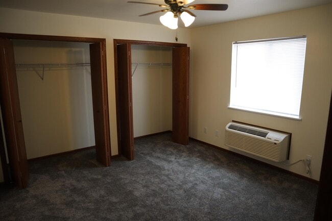 Building Photo - 106 Gardens Ct