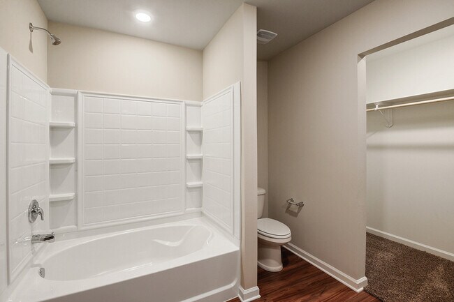 Building Photo - 42289 Warren Dr
