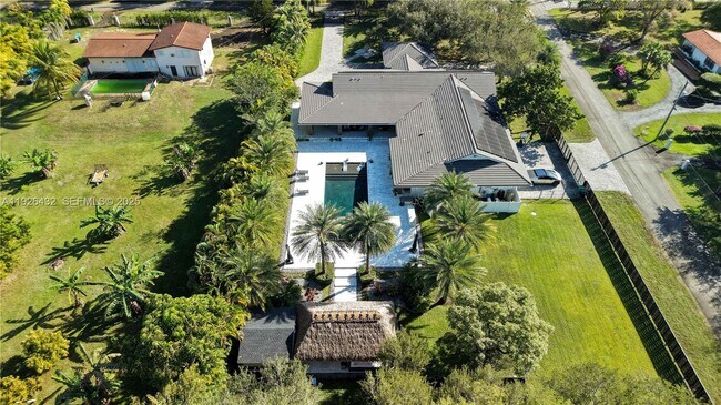 Building Photo - 9040 SW 110th Ave