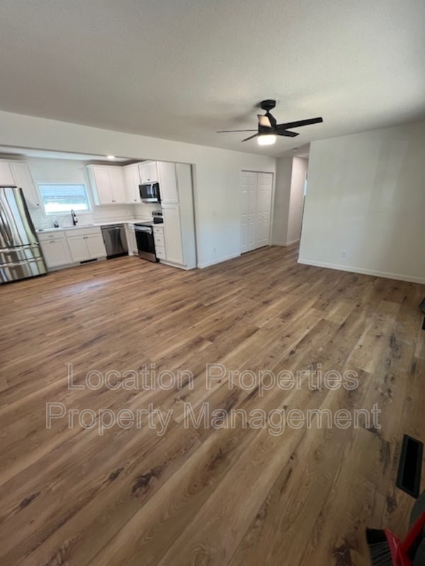 Building Photo - 1934 Emerald Dr