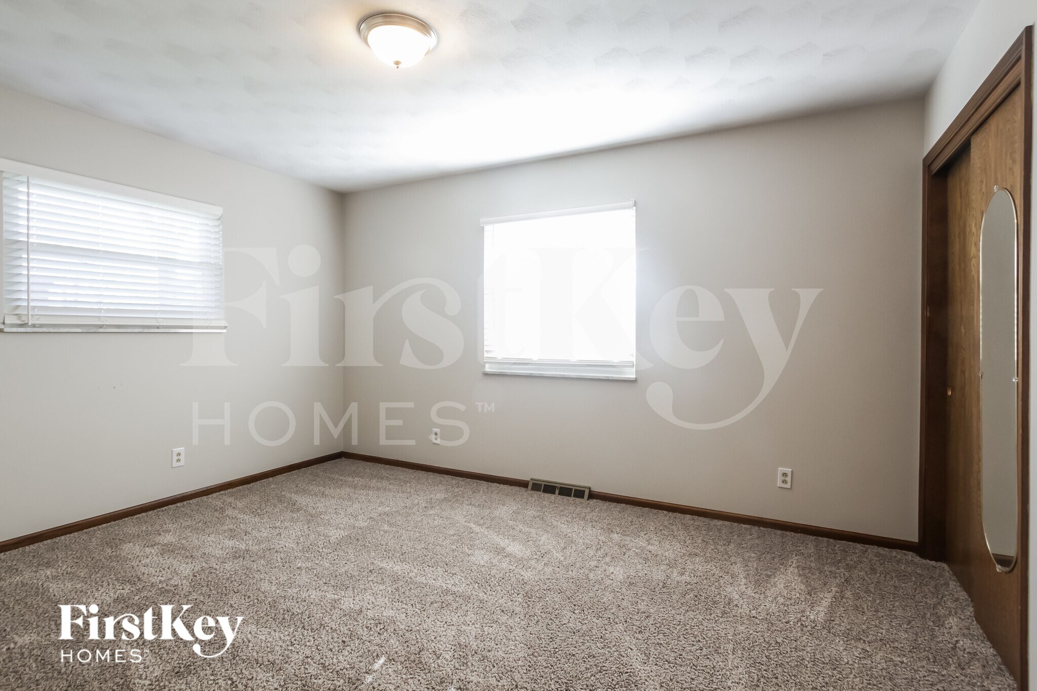 Building Photo - 242 Hargeo Dr