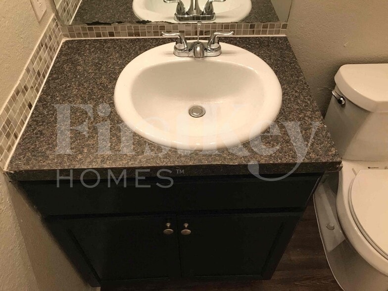 Building Photo - 5351 Sylvania Ave