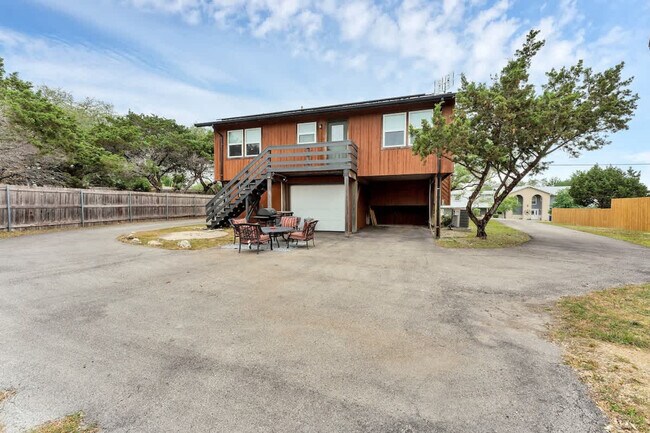 Building Photo - 1142 Amanda-SI ID1351227P