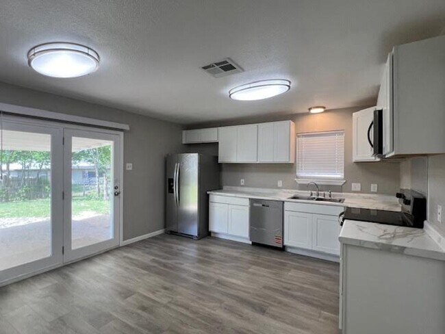 Building Photo - 1212 La Porte Dr