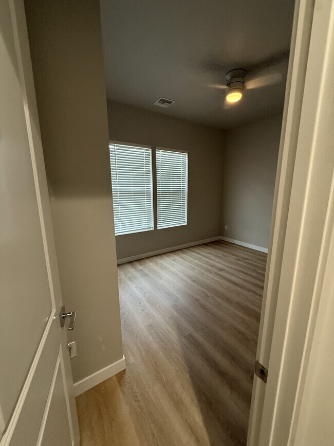 Building Photo - 1367 Harker Ct