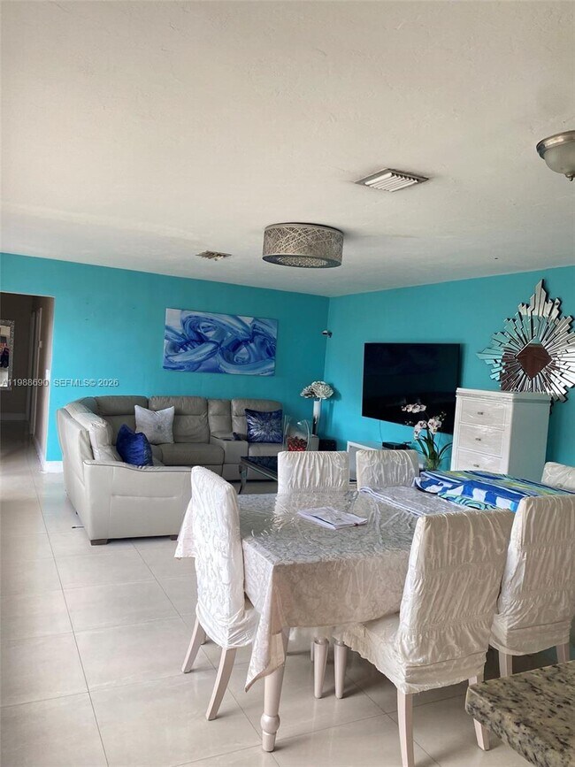 Building Photo - 740 NE 179th Terrace