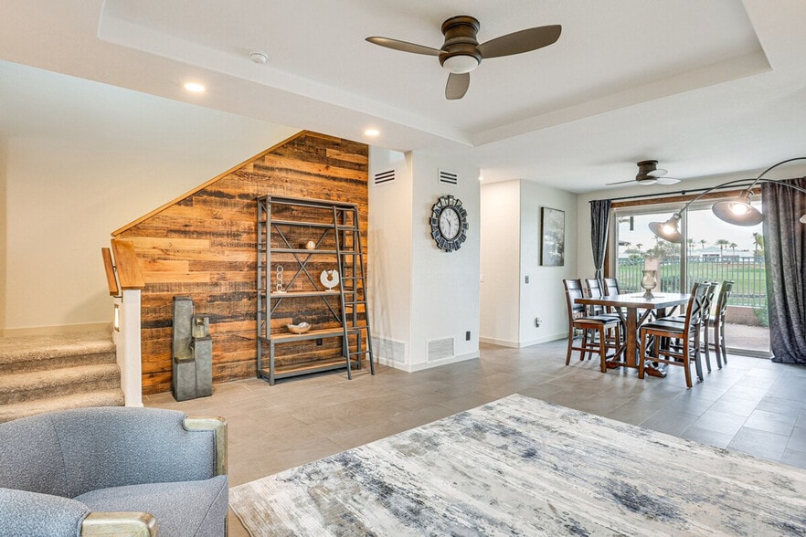 Building Photo - 13716 W Cypress St