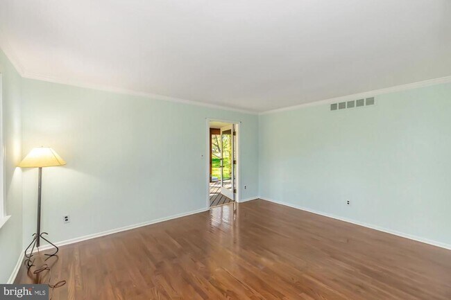 Building Photo - 60 Paul Cir