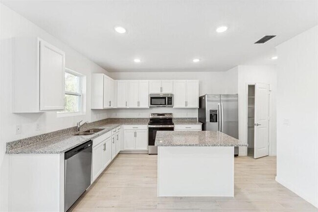 Building Photo - 5085 Armina Pl