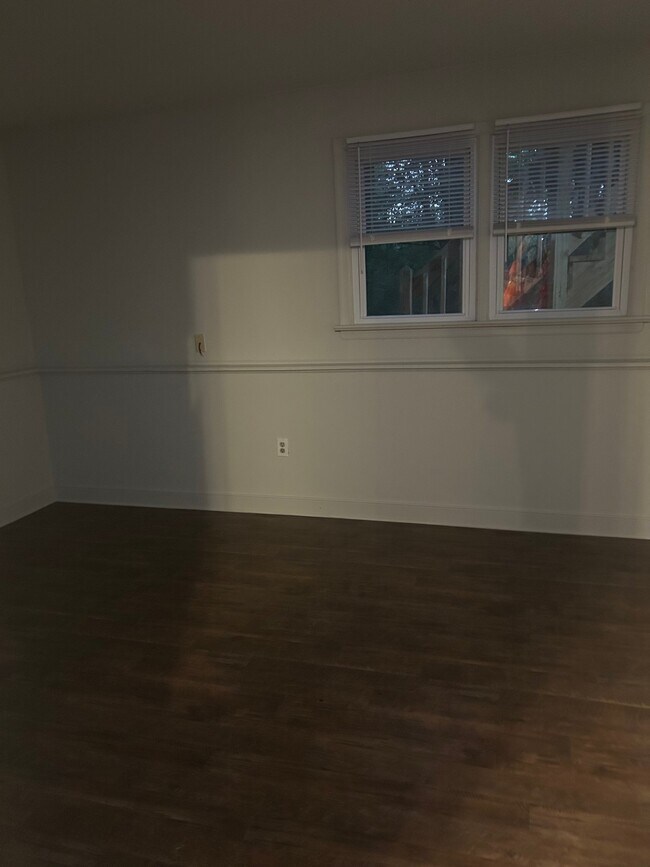 Building Photo - 135 Hatton Ln
