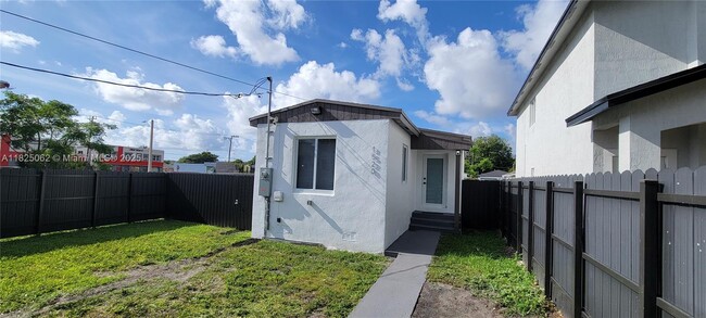 Building Photo - 1520 NW 69th St
