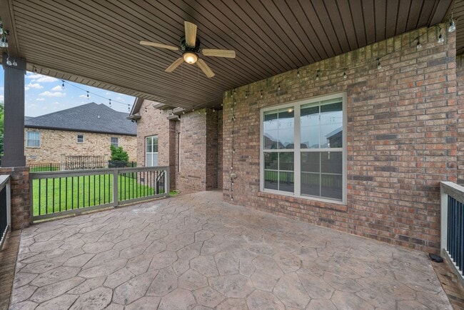 Building Photo - 4 Bedroom Pet Friendly Home For Rent!