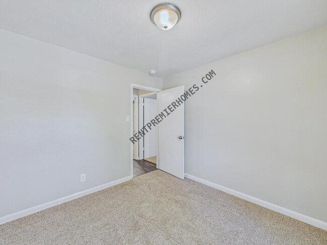 Building Photo - 29 Rosewood Dr