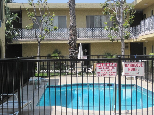 Building Photo - Balboa Boulevard Apartments
