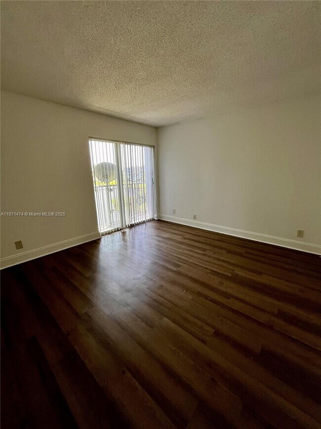 Building Photo - 8600 N Sherman Cir