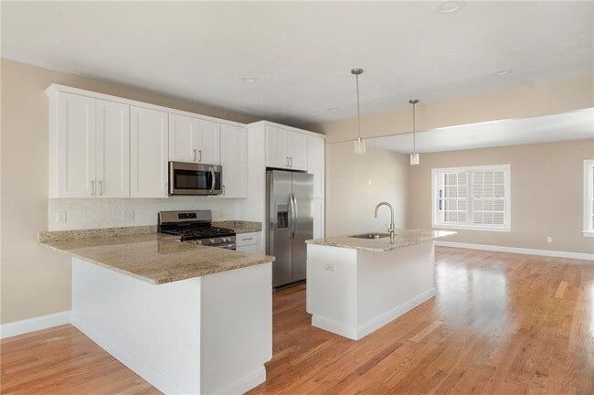 Building Photo - 1401 Hunting Hill Dr