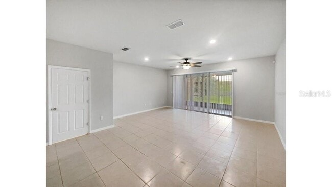 Building Photo - 3737 Plainview Dr
