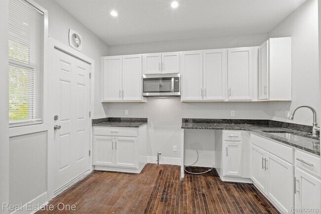 Building Photo - 2282 Belvidere St