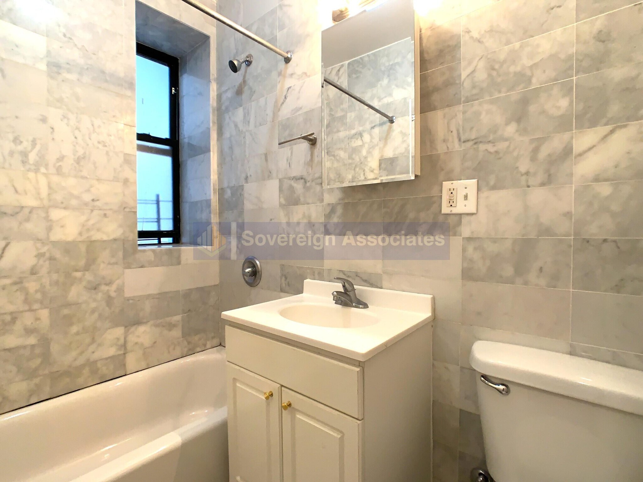 Building Photo - 460 W 149th St