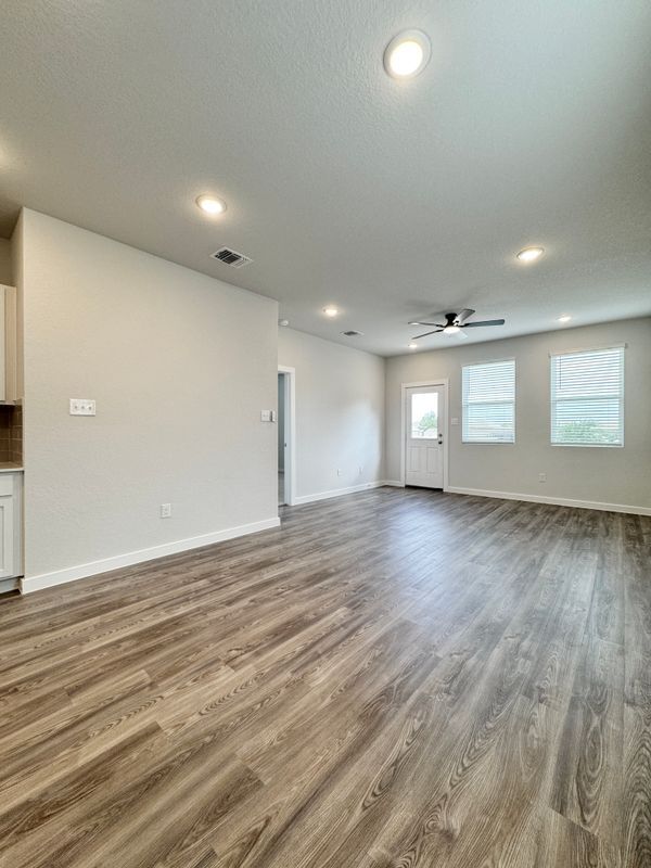 Building Photo - 14702 Emerio Dr