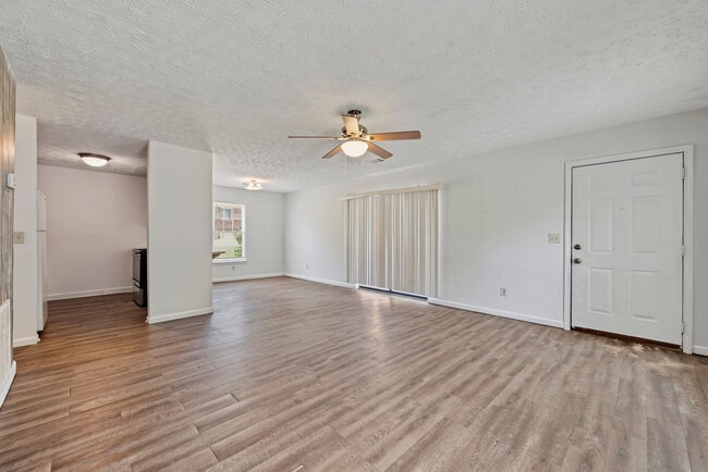 Building Photo - 2501 Riverchase Crossing NE