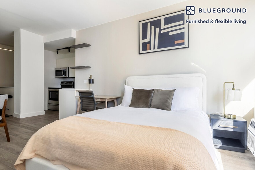 Building Photo - 21 E Chestnut St