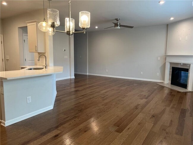 Building Photo - 2645 Quarterdeck Dr