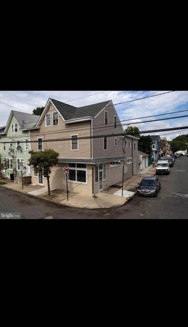 Building Photo - 80-82-82 Jersey St