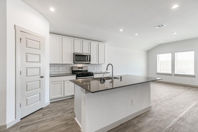 Building Photo - 14826 Cold Water Dr