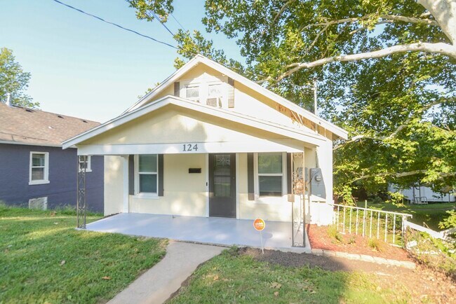 Building Photo - 124 Riverside Dr
