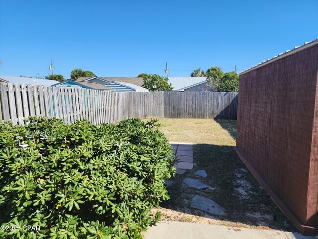 Building Photo - 5434 Sunset Ave