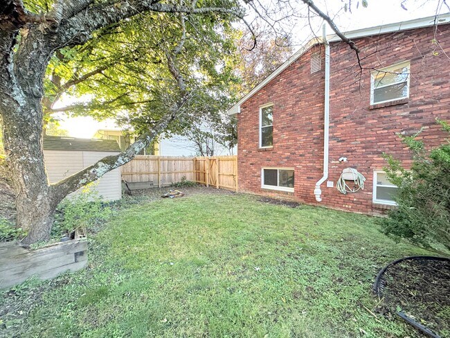 Building Photo - 238 Mohican Ave