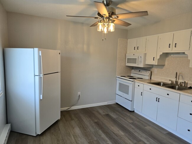 Building Photo - 5844 Acres Rd