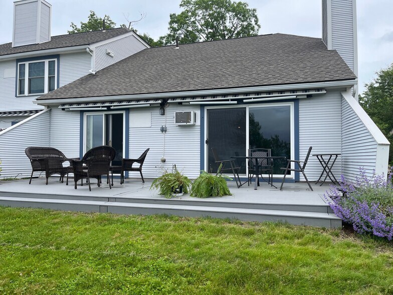 DECK - 22 Northshore Dr