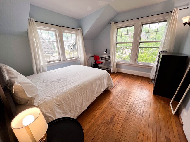 Building Photo - 110 Linden Ave