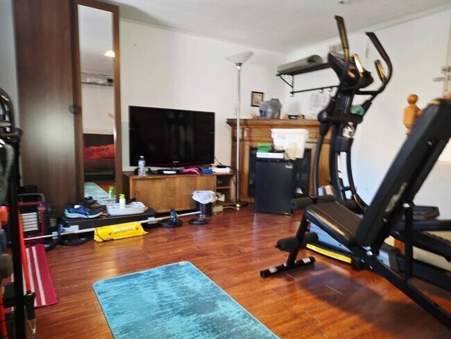 Building Photo - 70 Beaconwood Rd