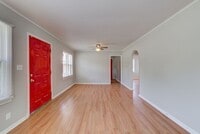 Building Photo - COMING SOON! Newly Renovated 2 Bed / 1 Bath house! Apply today!