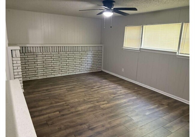 Building Photo - 4825 Brinkley St