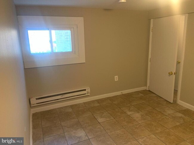 Building Photo - 2504 W Franklin St