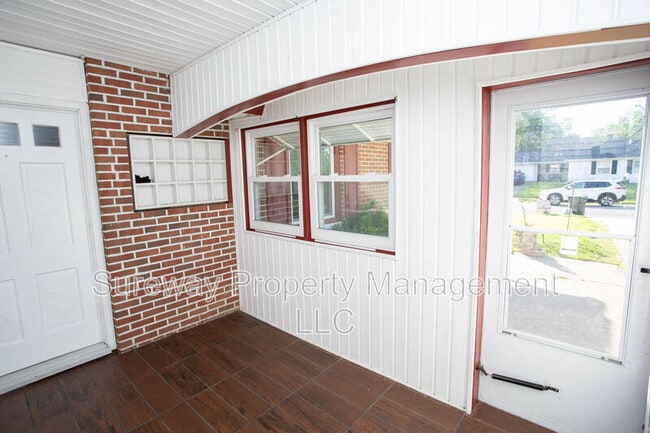 Building Photo - 61 Pennant Ln