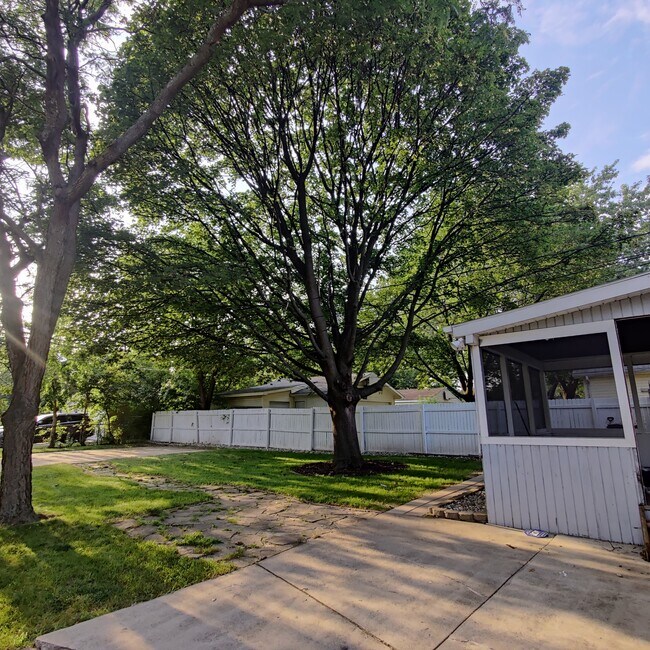 Building Photo - 3403 Woodland Ave